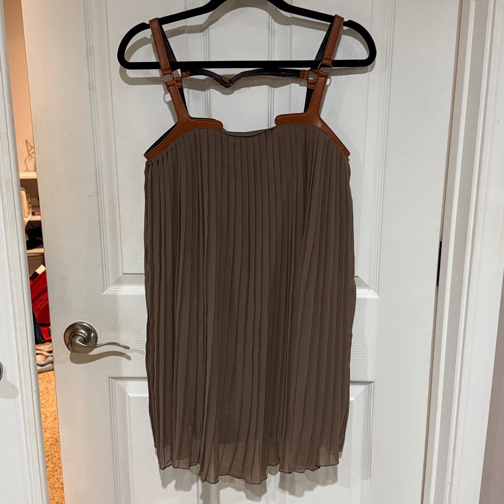 NEW Look Size S OLIVE Green Mini pleated Bsbydoll Dress NWT b77